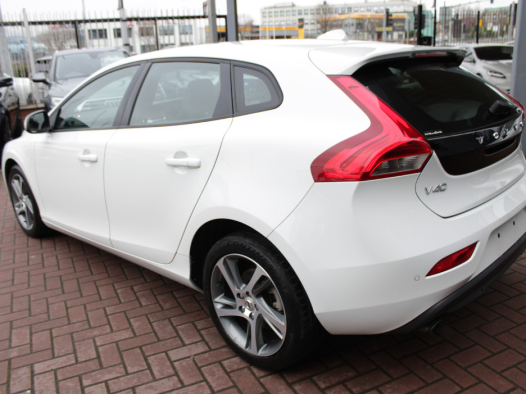 2016 Volvo V40