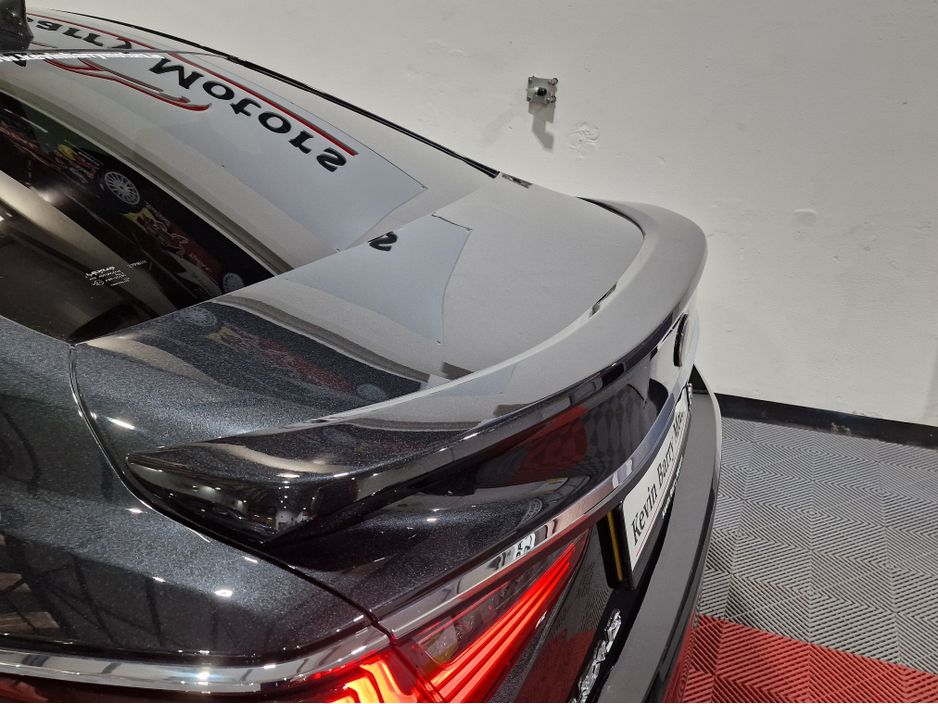 2022 Lexus ES 300h