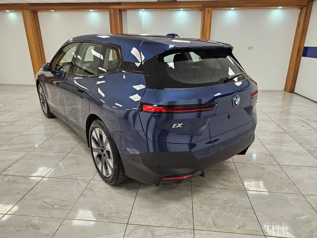 2024 BMW iX