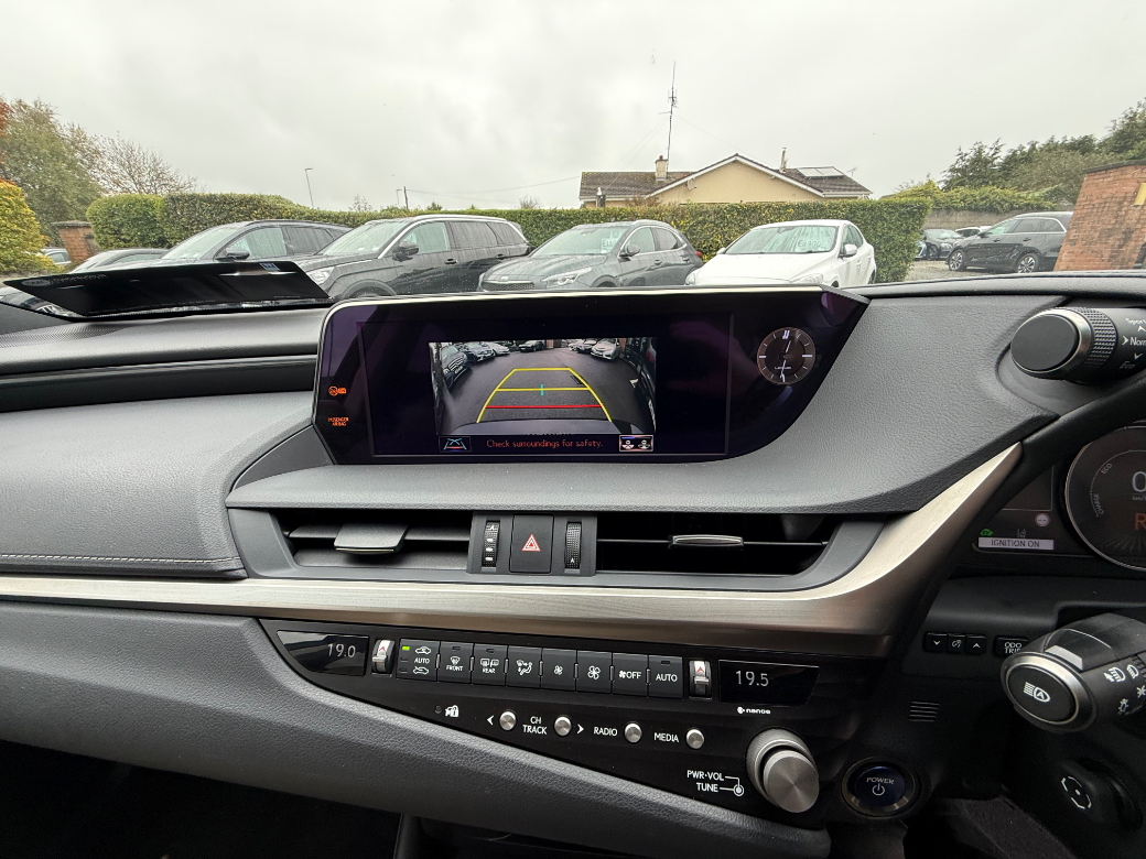 2021 Lexus ES 300h