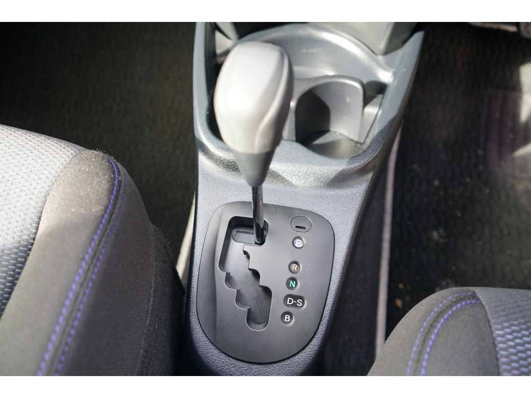 2016 Toyota Vitz