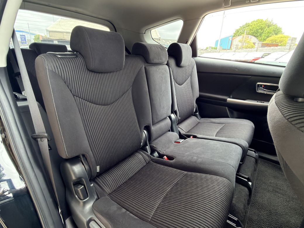 2016 Toyota Prius Alpha