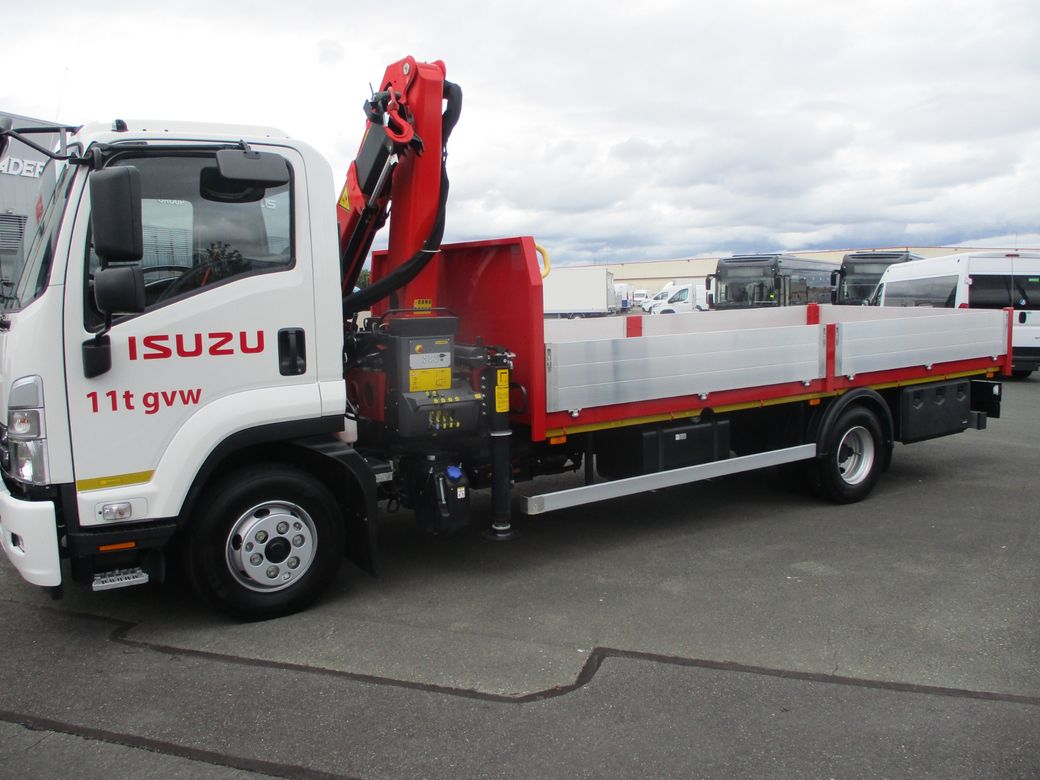 2025 Isuzu NPR
