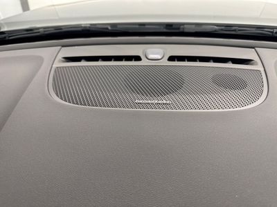 2025 Volvo EX40