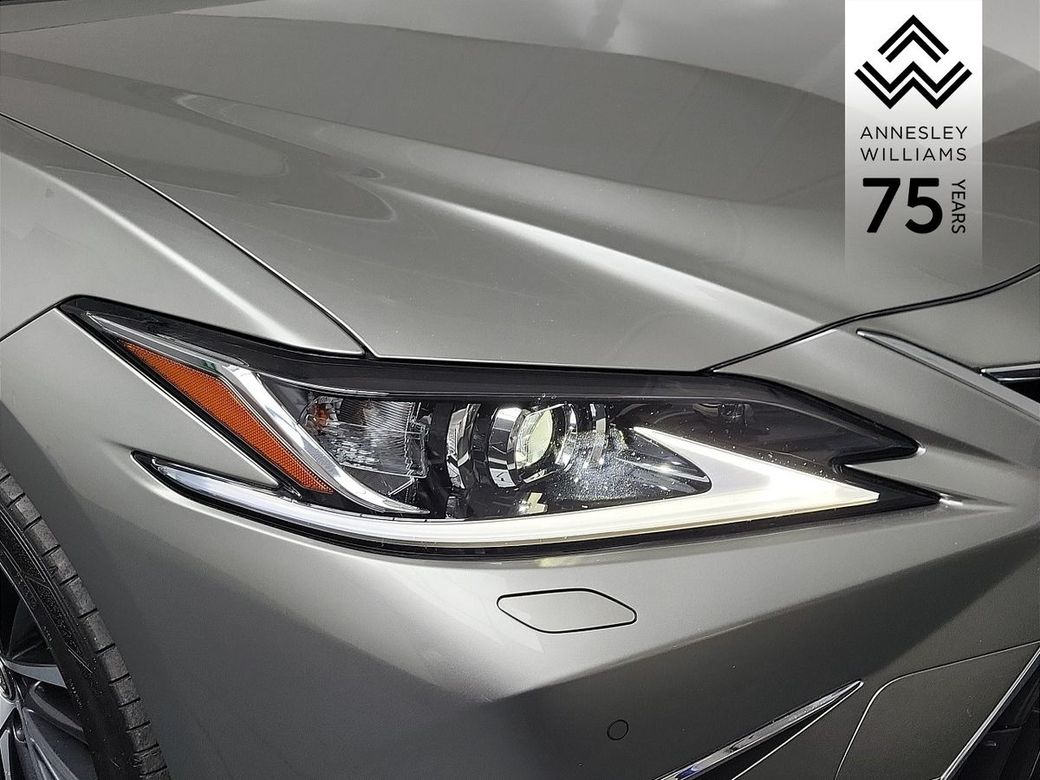 2022 Lexus ES 300h