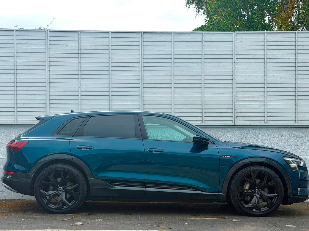 2022 Audi e-tron