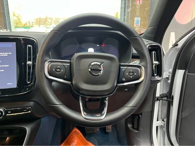2023 Volvo XC40