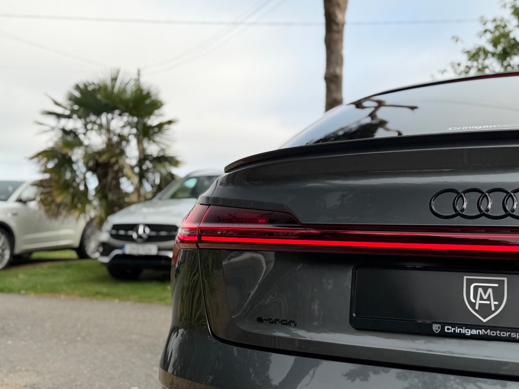 2022 Audi e-tron