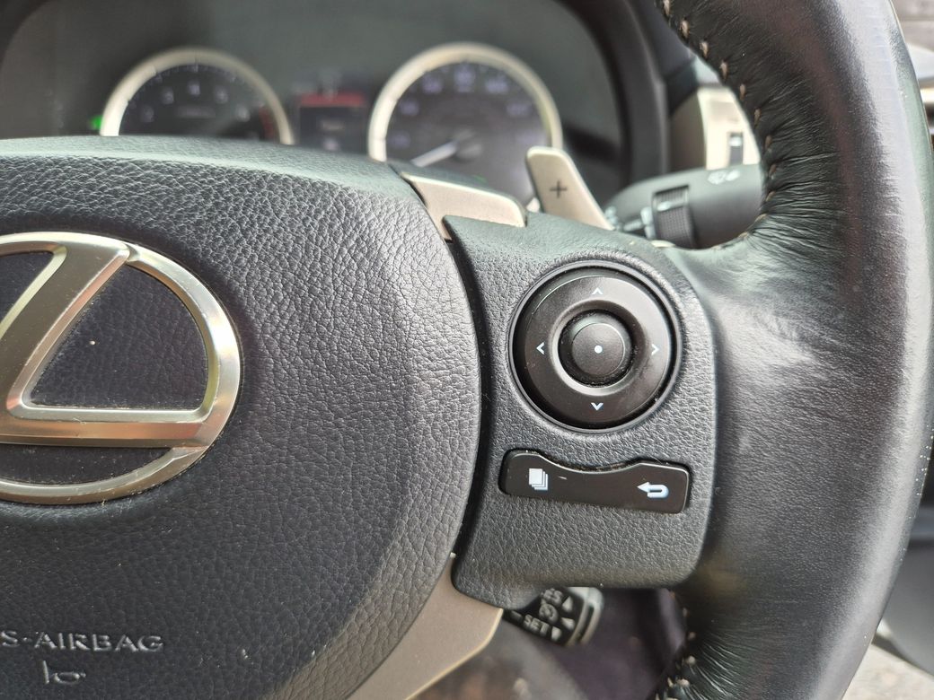 2014 Lexus IS 300h