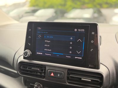 2022 Peugeot Partner