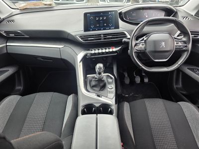 2021 Peugeot 5008