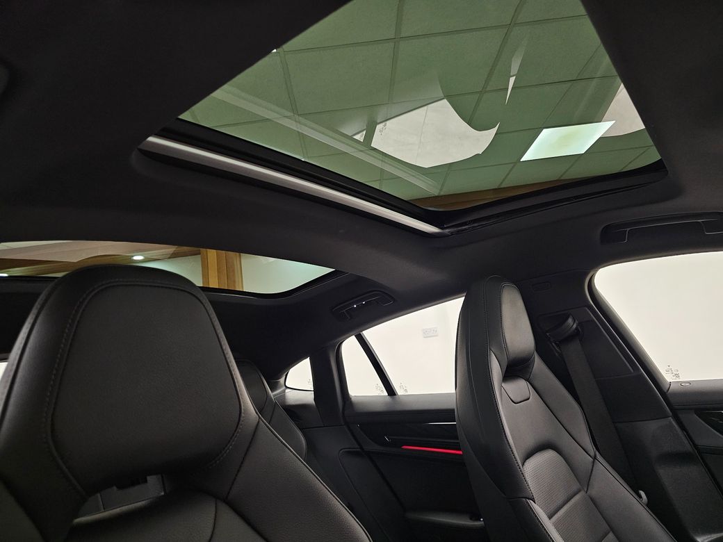 2025 Porsche Panamera