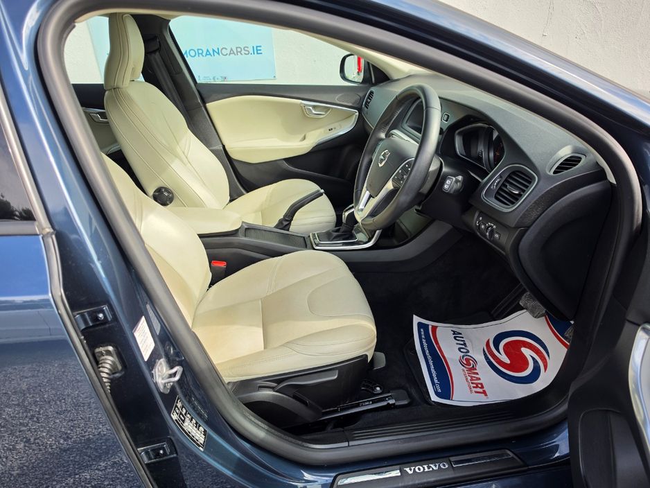 2019 Volvo V40