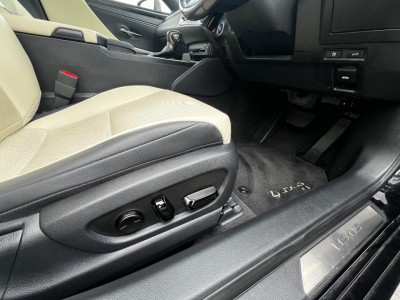 2022 Lexus ES 300h