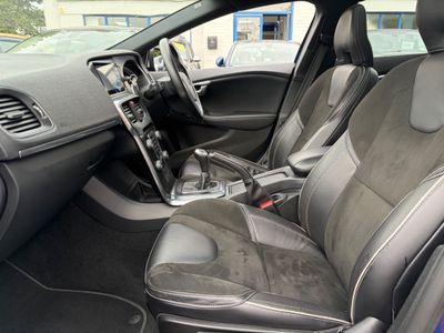 2016 Volvo V40