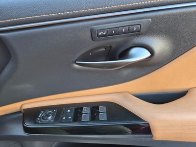 2022 Lexus ES 300h