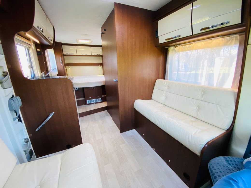 2012 ROLLERTEAM  AUTOROLLER 695 R.H.D ISLAND BED 