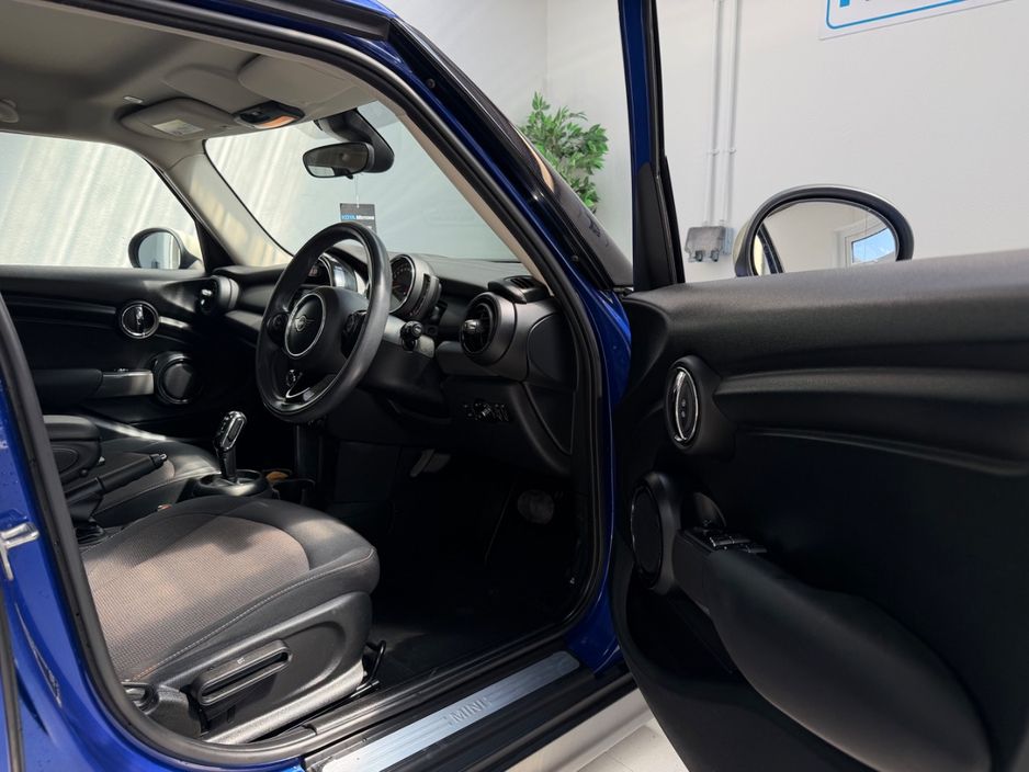 2019 Mini Hatch