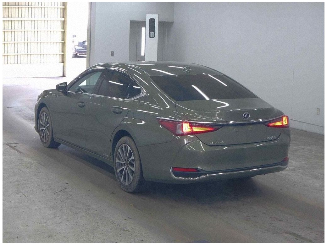 2021 Lexus ES 300h