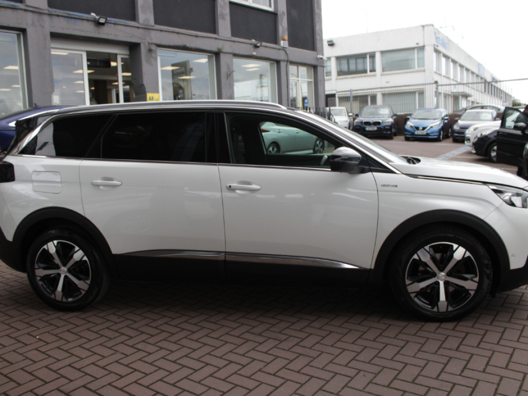 2020 Peugeot 5008