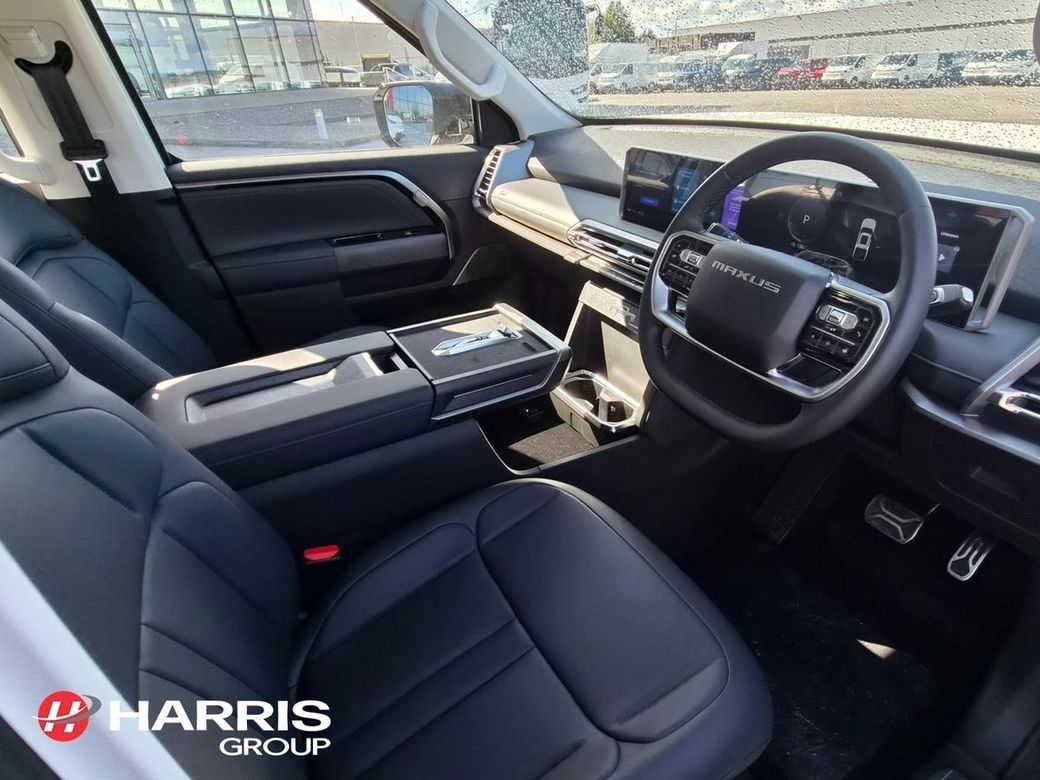 2026 White Maxus eTERRON 9