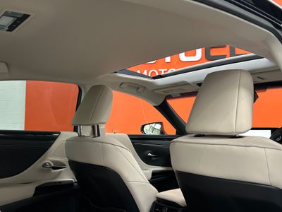 2024 Lexus ES 300h