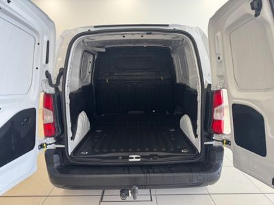 2025 Peugeot Partner