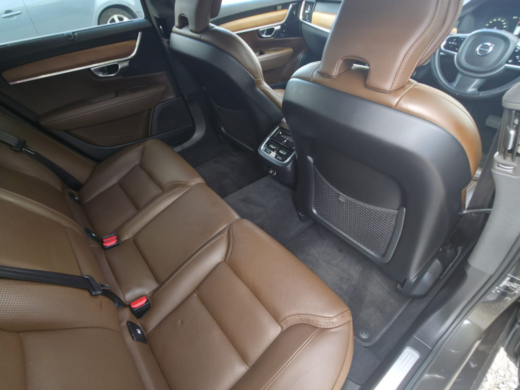 2020 Volvo V90