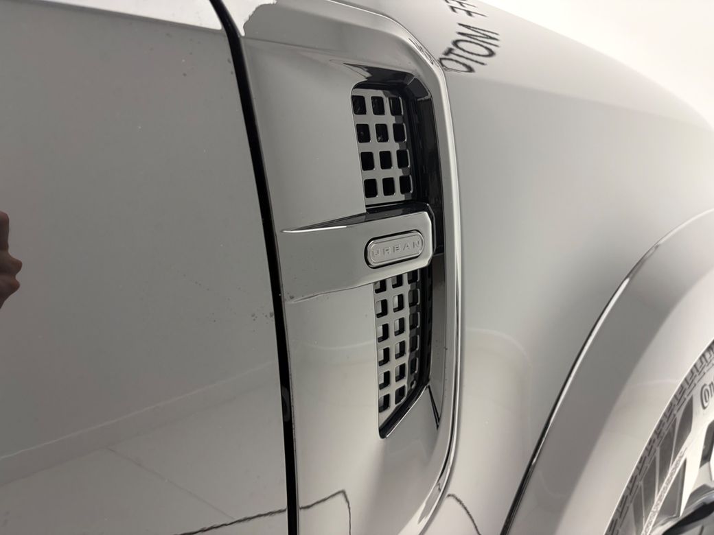 2024 Land Rover Defender 110
