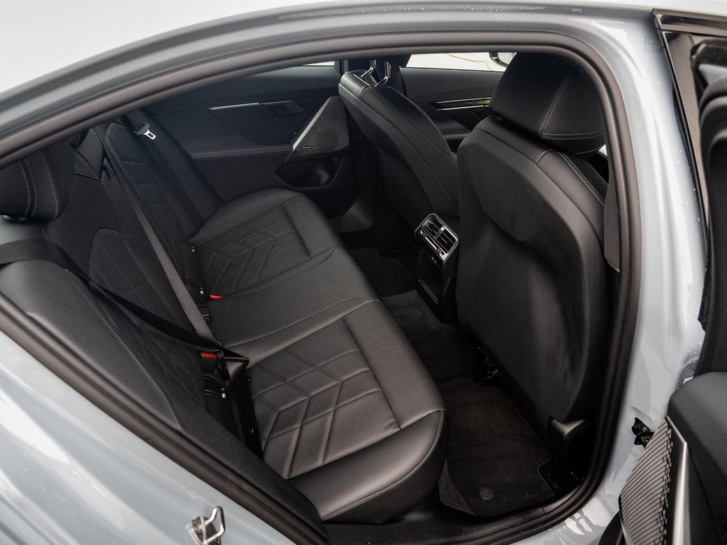 2024 BMW i5