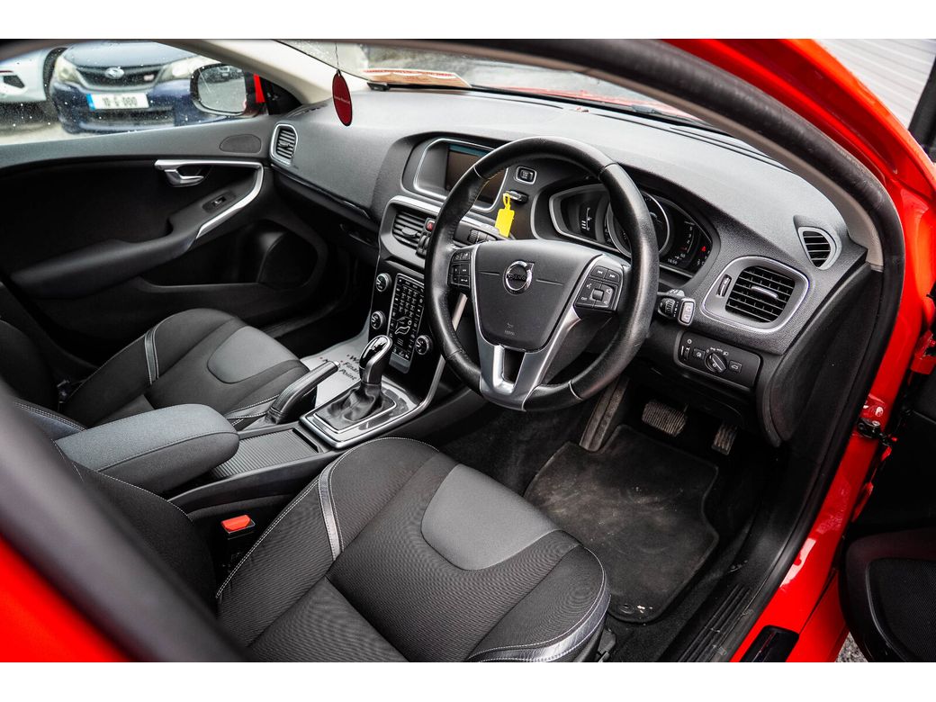 2018 Volvo V40