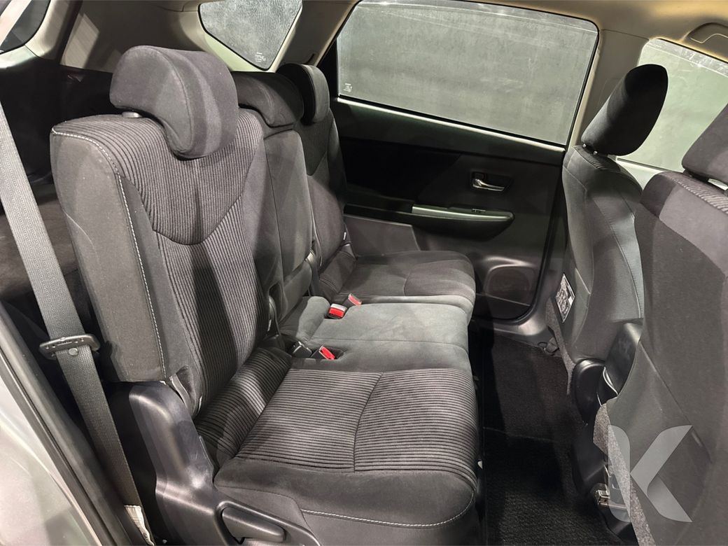 2020 Toyota Prius Alpha
