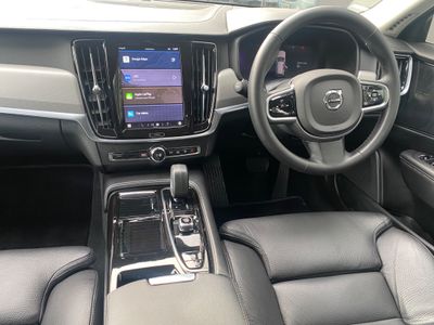 2023 Volvo V90