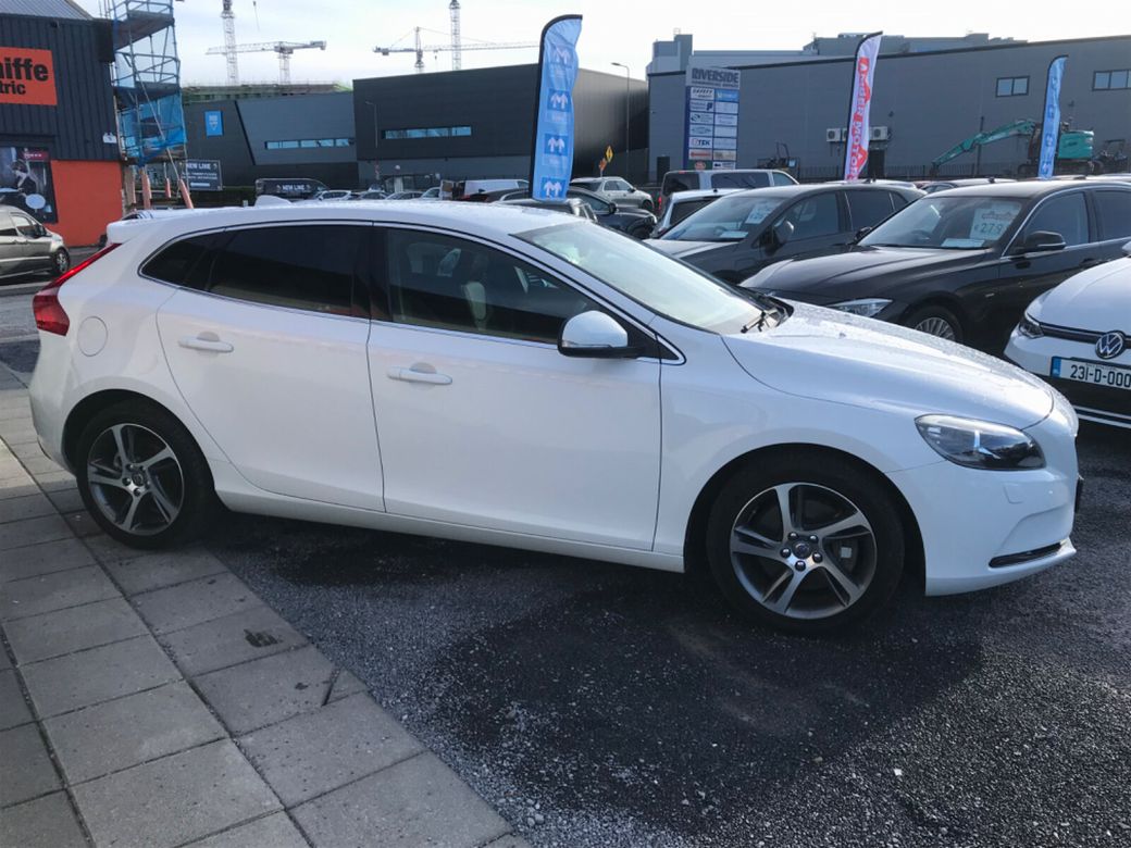 2016 Volvo V40