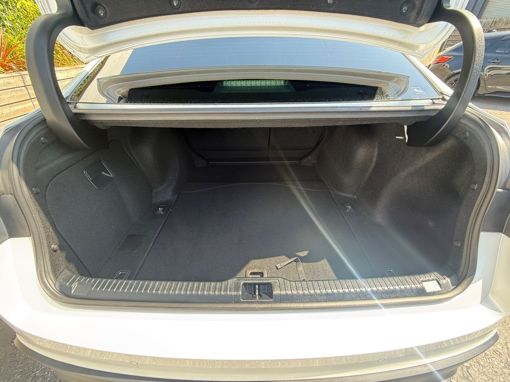 2023 Lexus IS 300h