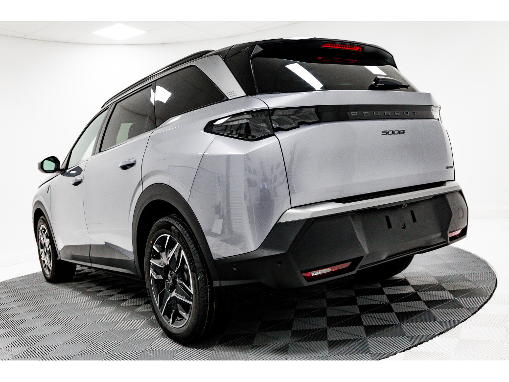 2025 Peugeot 5008