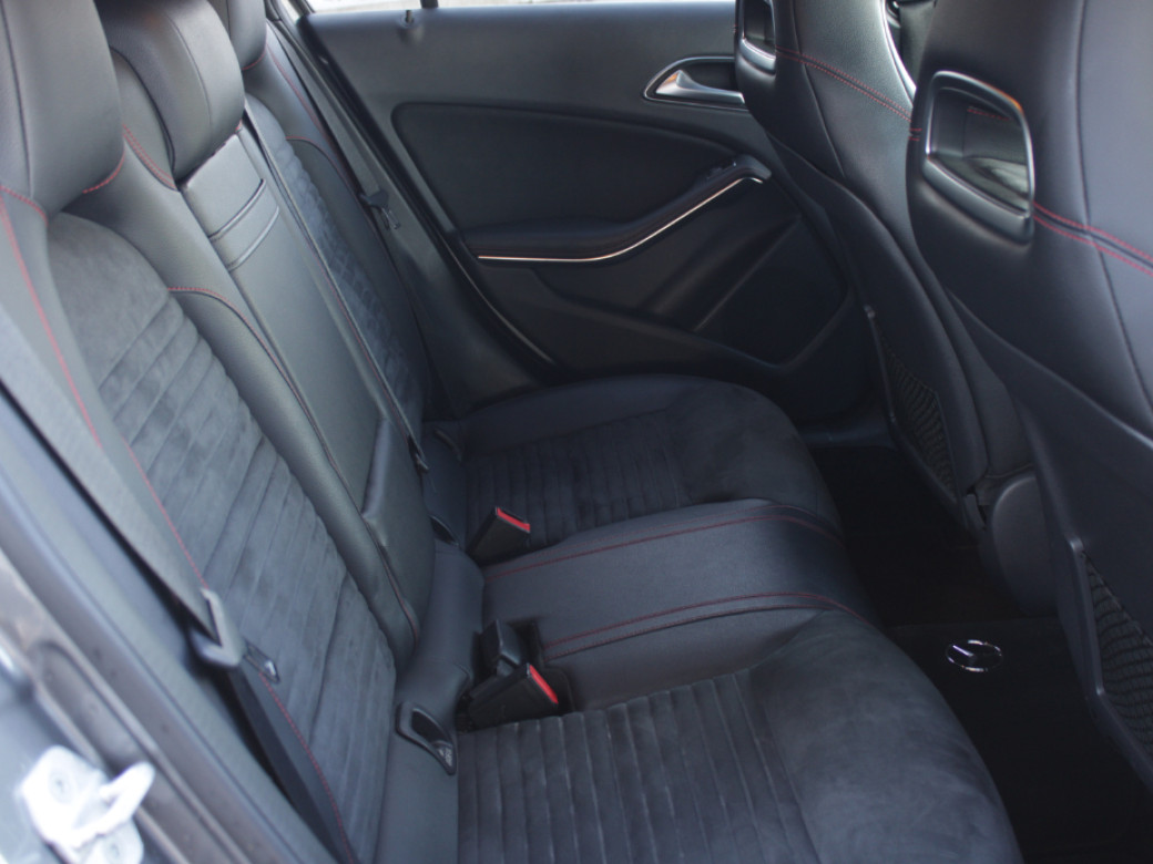 2016 Mercedes-Benz A 180