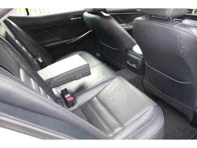 2015 Lexus IS 300h