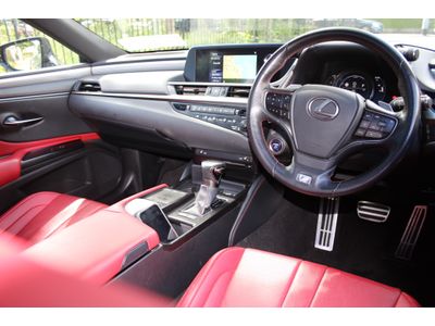 2019 Lexus ES 300h