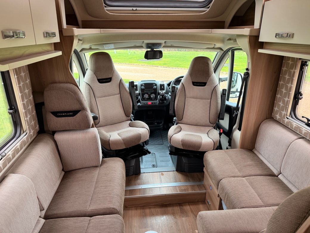 2017 SWIFT  CHAMPAGNE 685 LOW PROFILE R.H.D 