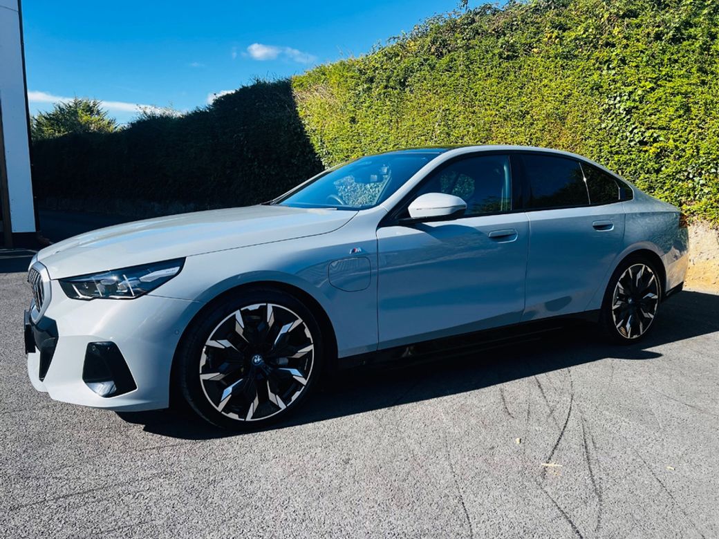 2023 BMW i5
