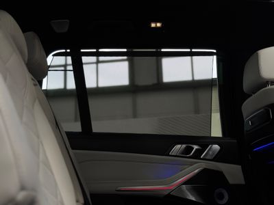 2023 BMW X7