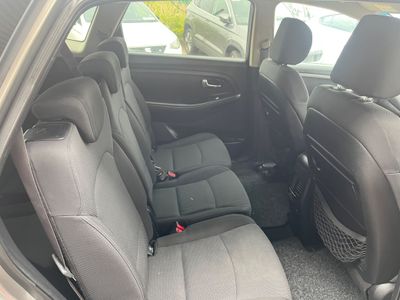 2013 Kia Carens
