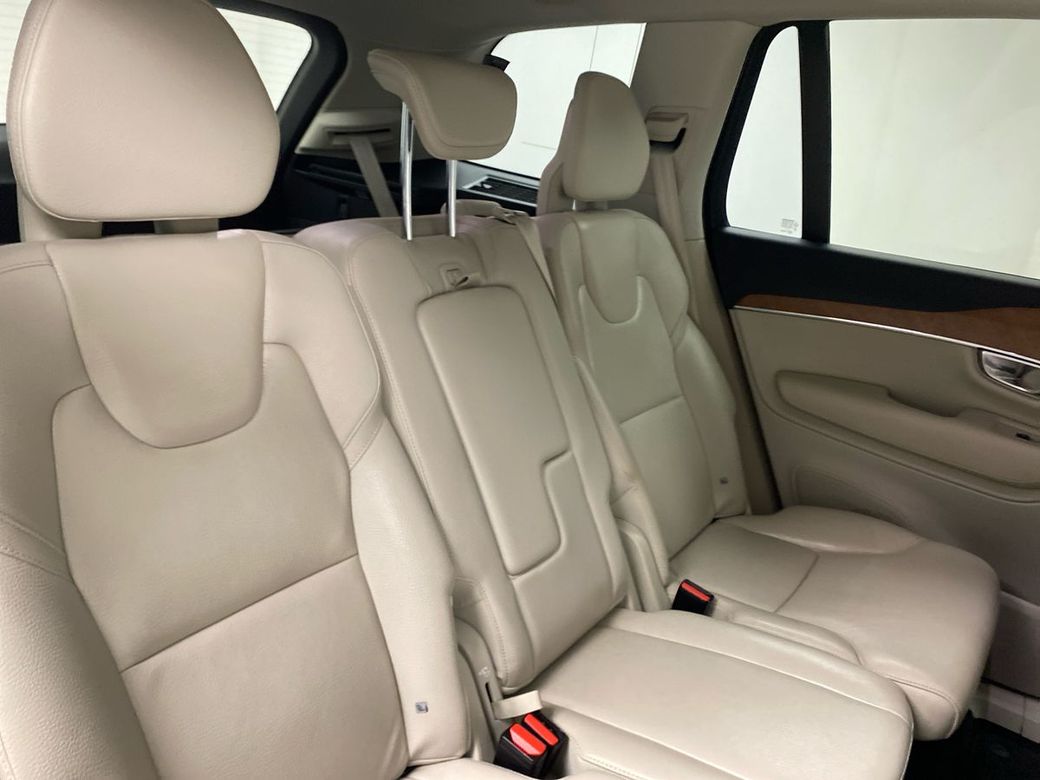 2022 Volvo XC90