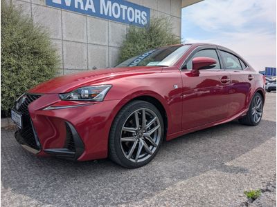 2017 Lexus IS 300h