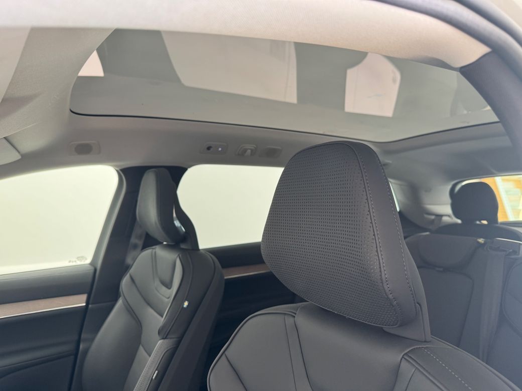 2025 Volvo EX90