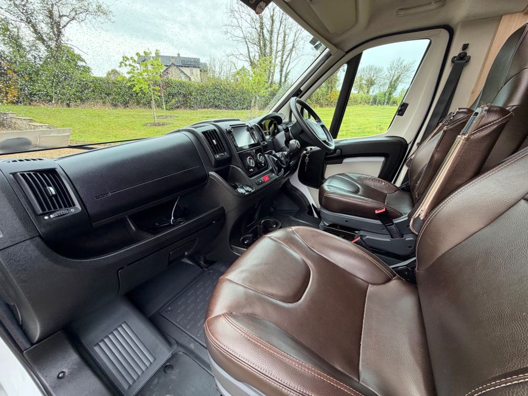 2019 WEINSBERG  CARA SUITE 650 R.H.D 