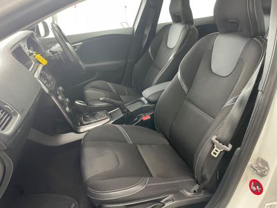 2017 Volvo V40