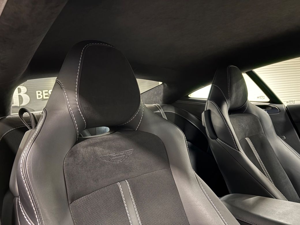 2022 Aston Martin DB11