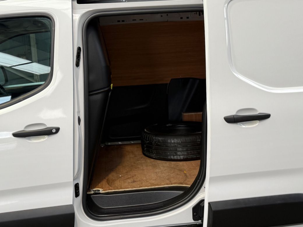 2023 Peugeot Partner